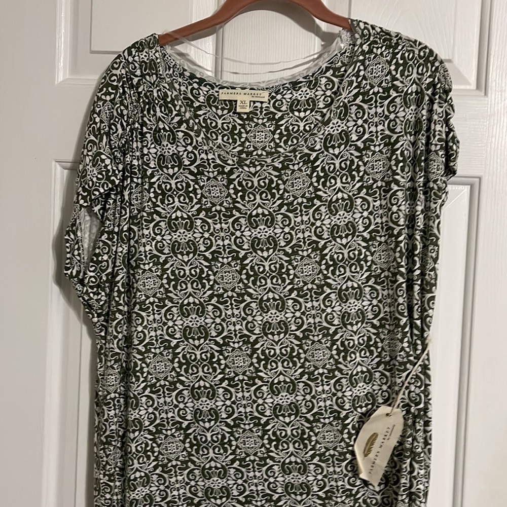 NWT Boutique Purchased cap sleeve olive & cream top - Picture 3 of 3